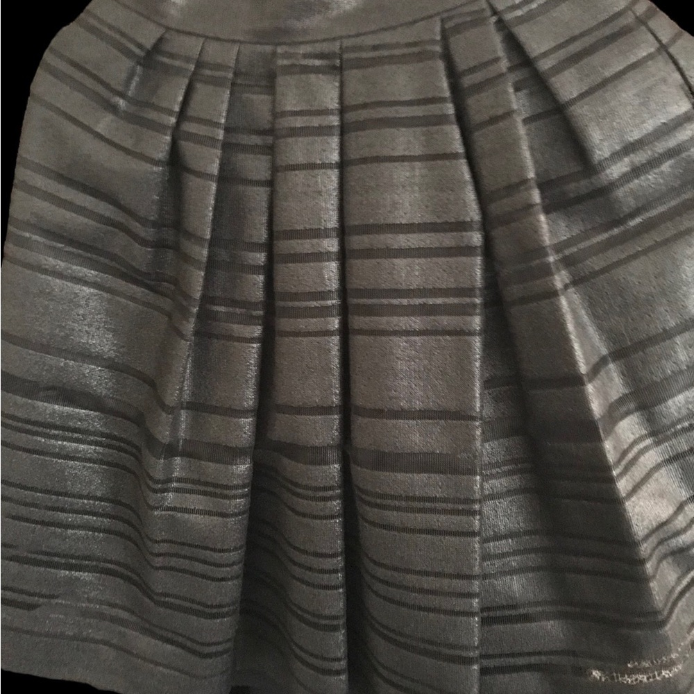 BANANA REPUBLIC Box Pleated Skirt W/Mesh Panels. Seam Pockets. Size: 6. $18.